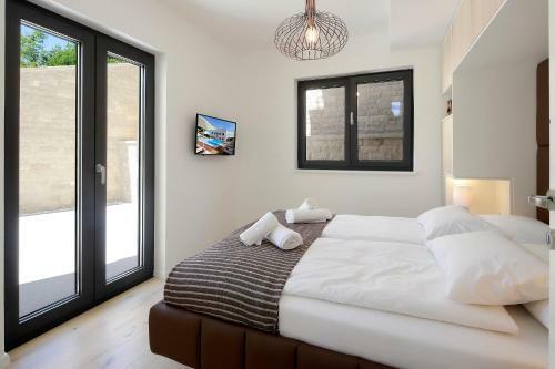 Modena Maris-new Swim-grill-relax-jacuzzi Apartments