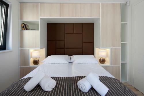 Modena Maris-new Swim-grill-relax-jacuzzi Apartments