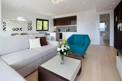 Modena Maris-new Swim-grill-relax-jacuzzi Apartments