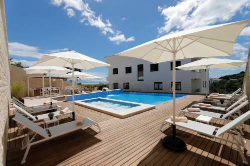 Modena Maris-new Swim-grill-relax-jacuzzi Apartments