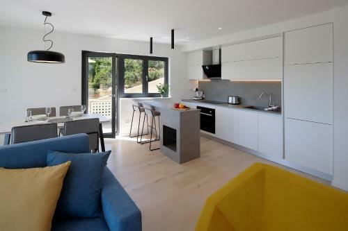 Modena Maris-new Swim-grill-relax-jacuzzi Apartments