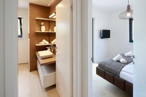 Modena Maris-new Swim-grill-relax-jacuzzi Apartments