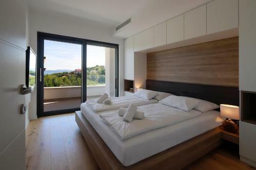 Modena Maris-new Swim-grill-relax-jacuzzi Apartments