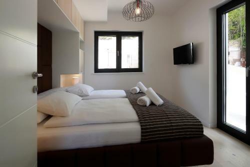 Modena Maris-new Swim-grill-relax-jacuzzi Apartments