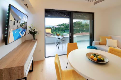 Modena Maris-new Swim-grill-relax-jacuzzi Apartments