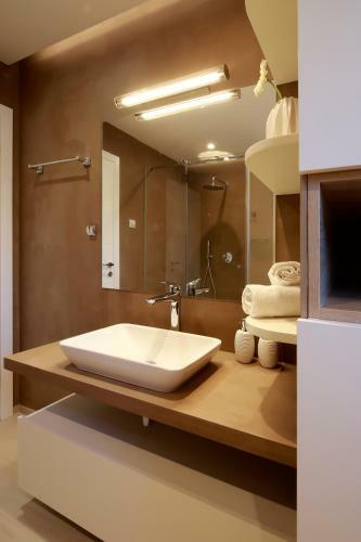 Modena Maris-new Swim-grill-relax-jacuzzi Apartments