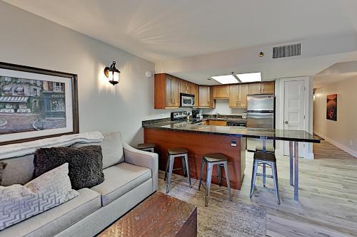 Powder Pointe Condominiums 102a