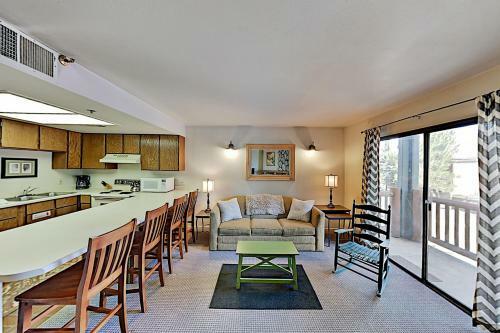 Powder Pointe Condominiums 105a