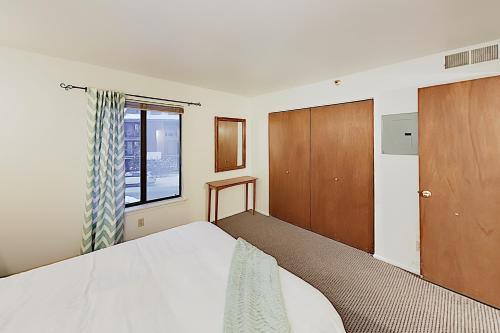 Powder Pointe Condominiums 105a