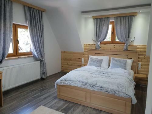 Hostal Rustic Inn River 3