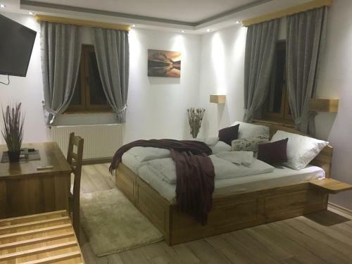Hostal Rustic Inn River 3