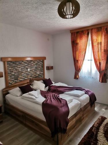 Hostal Rustic Inn River 3