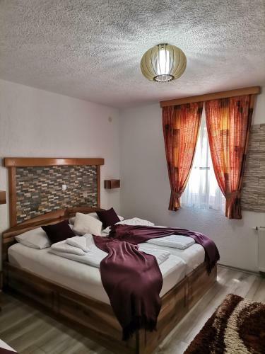 Hostal Rustic Inn River 3