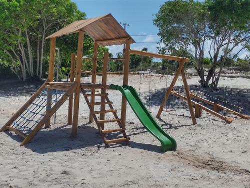 Casa de Praia Com Piscina Grande Em Guarajuba