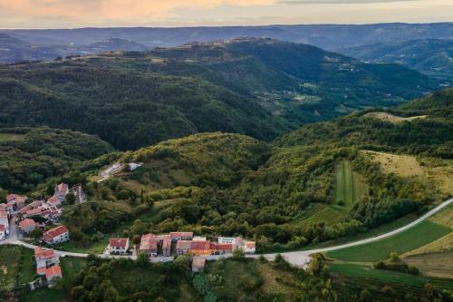 Villa Grazia With Heated Pool