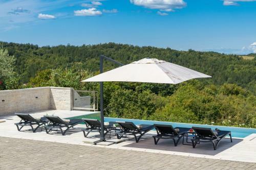 Villa Grazia With Heated Pool
