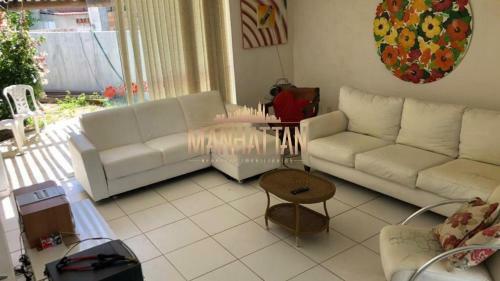 Linda Casa Com Piscina Em Condom�nio Fechado...