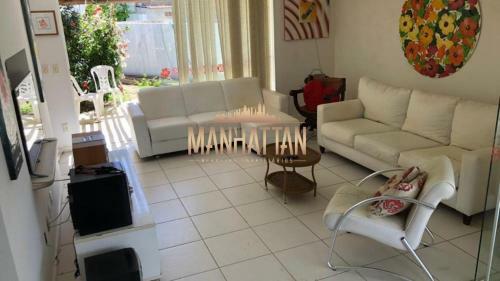 Linda Casa Com Piscina Em Condom�nio Fechado...