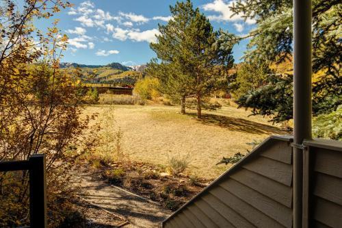 Red Pine Condominiums 69