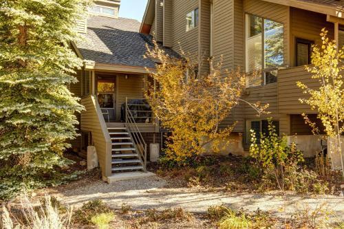 Red Pine Condominiums 69