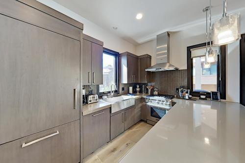 Juniper Landing Unit 905