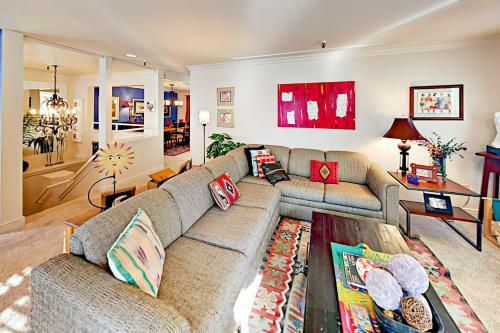 Park Ave Manor 3b