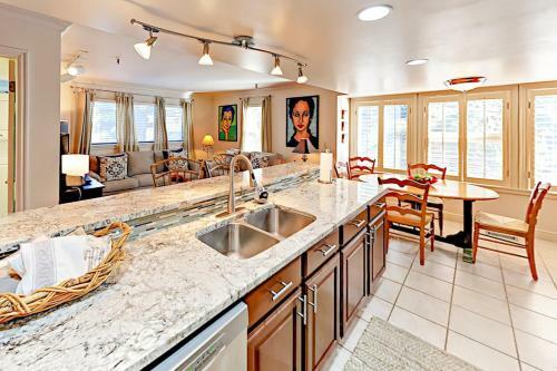 Park Ave Manor 3b