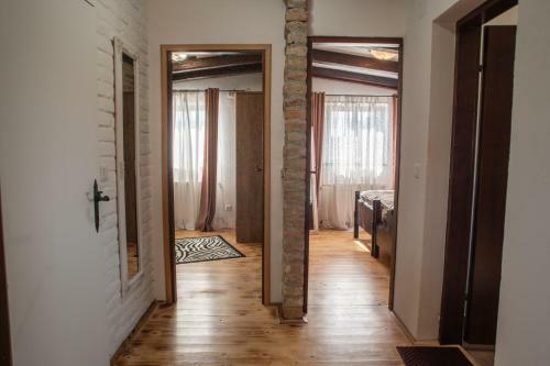 Posada Tri Mudraca Inn