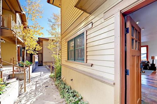 Greyhawk Condo 11