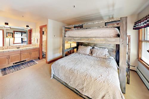 Greyhawk Condo 11