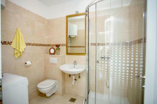 2-floor Apartment Very Close To The Beach