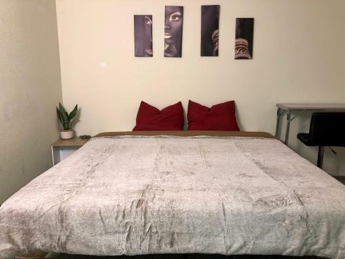 420 Friendly King Size Bed Room Near Town Center