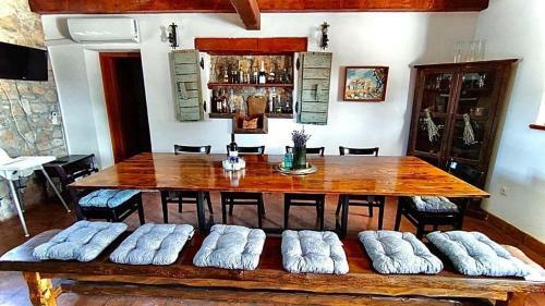 La Dolce Villa - With Heated Swimming Pool