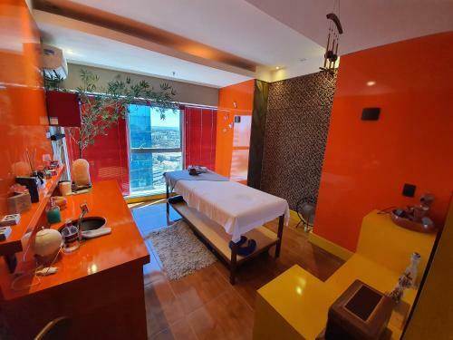Hotel Vision Express, Shn.