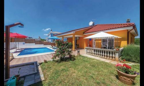 Mari House