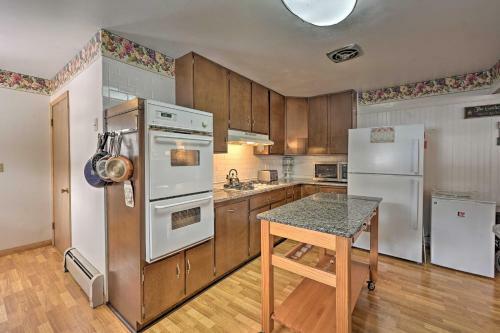 Charming Oakhill House - 2 Mi To Dtwn Dells