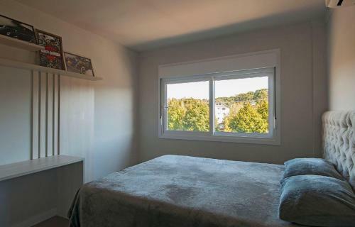 Amplo Apartamento Junto � Rua Coberta de Canela - Campos de Canella