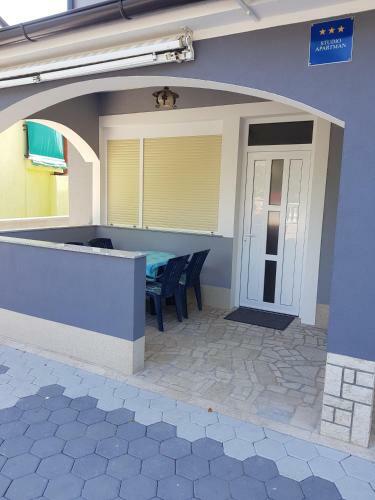Apartmani Krajnovi?