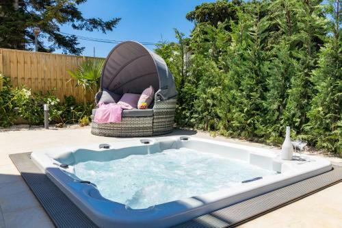 Villa Elena Deluxe Mit Whirlpool Und Pool Am Meer
