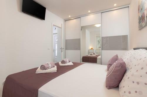 Villa Alinica Dvori / Pool / Serenity / Brand New