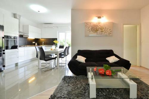 Modern Apartment Milati?