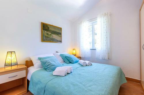 Janus Apartments