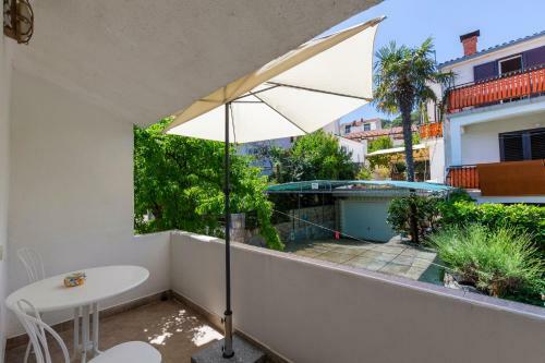 Janus Apartments