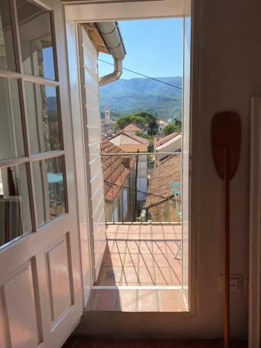 Charming Stone House In Jelsa