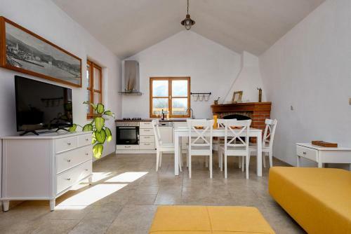 Holiday House With A Parking Space Pitve, Hvar - 17397