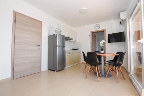 Apartments With A Parking Space Mandre, Pag - 18273