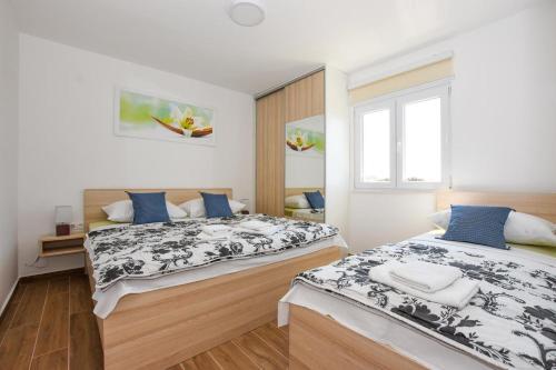 Apartments With A Parking Space Mandre, Pag - 18273
