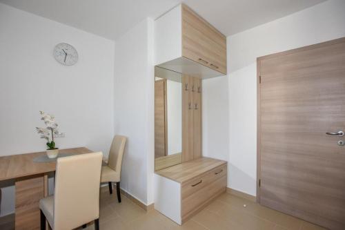 Apartments With A Parking Space Mandre, Pag - 18273