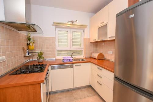 Apartments With A Parking Space Mandre, Pag - 18273