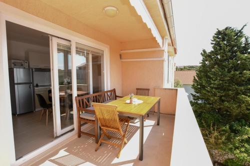 Apartments With A Parking Space Mandre, Pag - 18273